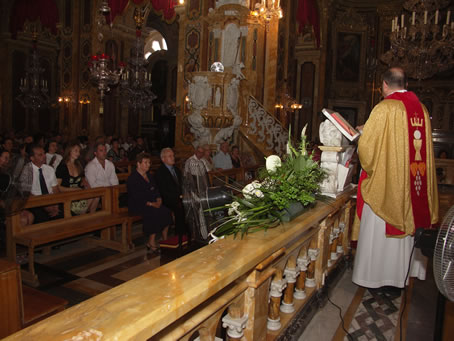 B6 Mgr Archpriest delivering the homily