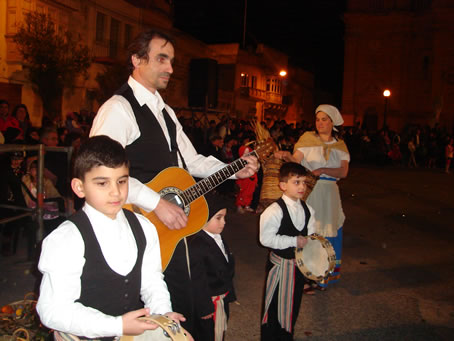 B8 Ray Bonello and two young musicians