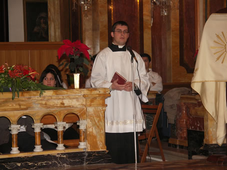 B1 Seminarian Simon Cachia animating Mass