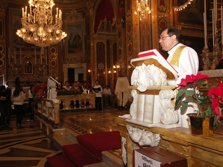 D1 Mgr Archpriest reading the Calendar of Feasts