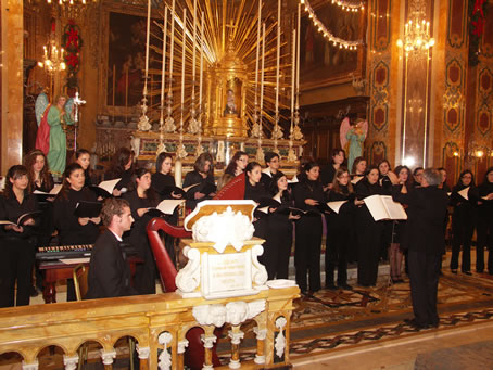 E3 Choir accompanied by harp