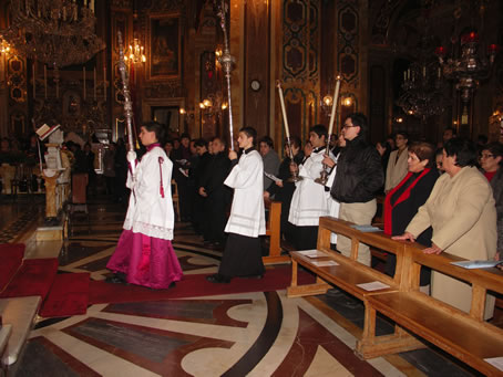 A4 In procession to High Altar