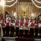 F6 Girls' choir singing Carols