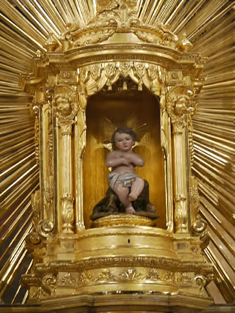 I6 Baby Jesus in Gilandra (revolving throne)