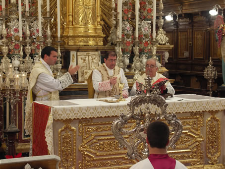 E2 Consecration of the bread