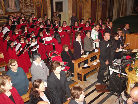 A2 Choir singing the Gloria