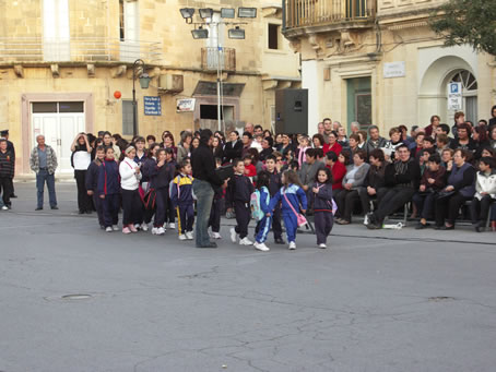 F4 Children off to school