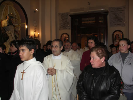 A6 Procession to altar