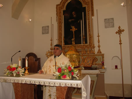 A1 Fr Eddie Zammit - start of Mass