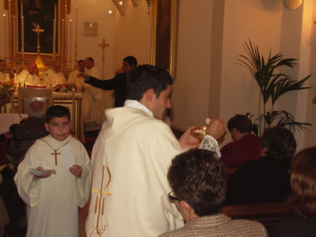 E6 Holy Communion