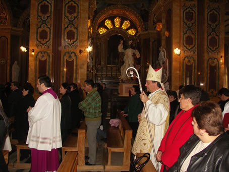 A3 Bishop walks up the nave