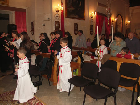 B4 In procession for Eucharistic Celebration