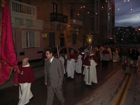 B4 Translation procession