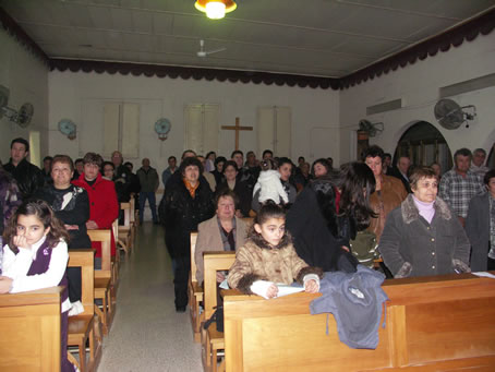 C9 Congregation on right hand side of altar