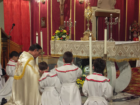 I4 Adoration of the Holy Eucharist