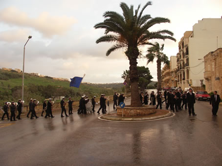 E4 Roundabout on the main road