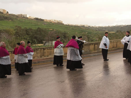 E8 Xaghra Parish in background