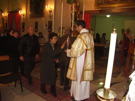 G6 Kissing of the Relic of St Paul