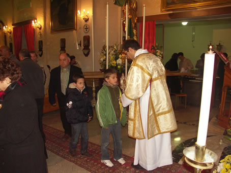 G7 Kissing of the Relic of St Paul