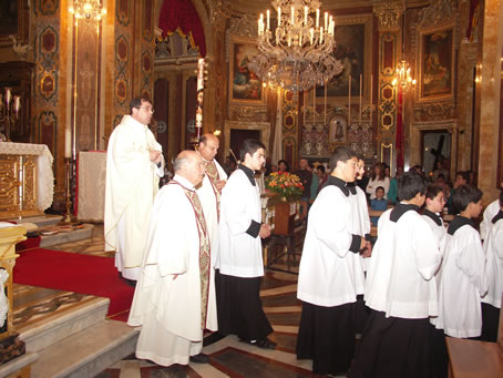 E5 Return to Sacristy