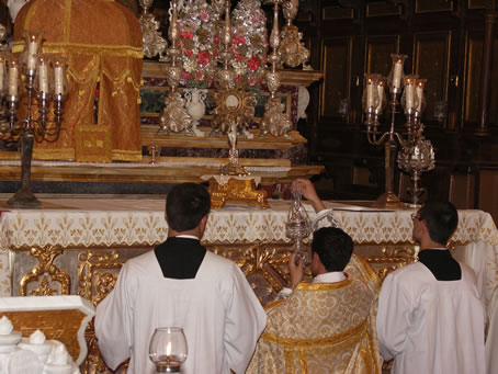 A1 Rev Deacon A Bajada incensing the Blessed Sacrament