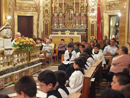 C3 Congregation in front of Altar of the Holy Rosary