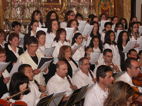 C5 Choir singing the Offertory