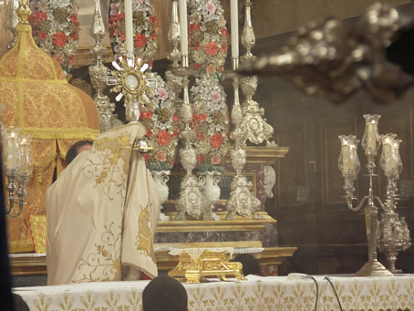 J4 Benediction with the Holy Eucharist