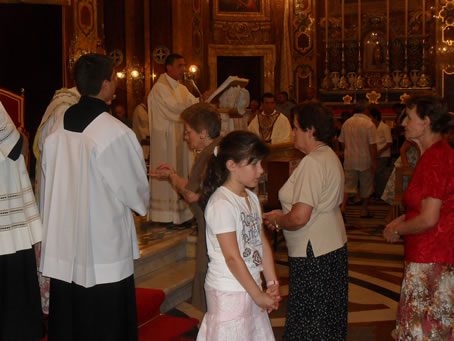 G6 Holy Communion