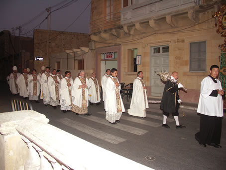 A4 Concelebrants in procession to Basilica