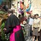 M6 Mgr Archpriest laying the wreath