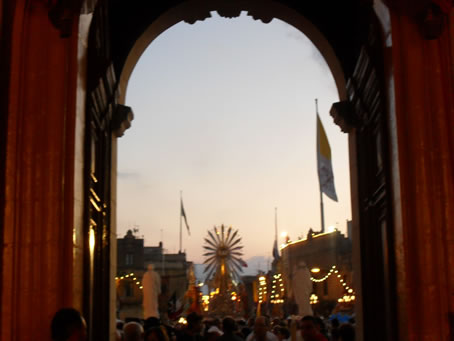 C8 View from within the Basilica