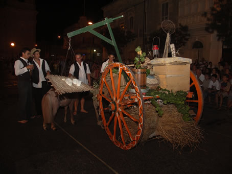 H6 Decorated carts