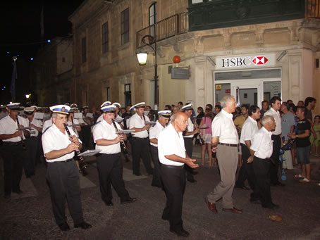 J6 Victory Band arriving in Victory Square