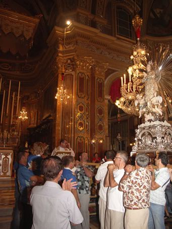 G6 Approaching the High Altar