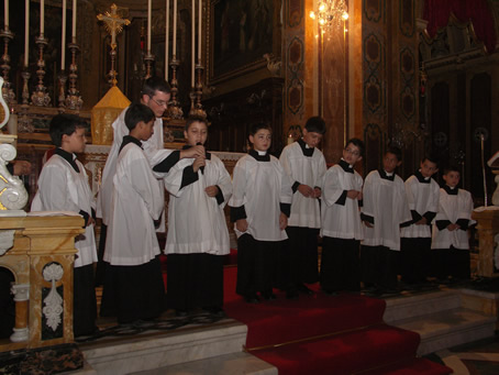 A2 Ten altar boys recite the Rosary