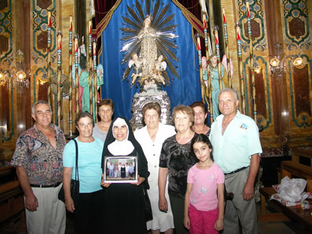 F8 Framed photo of her with relatives