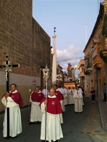 C5 On the side of the Basilica