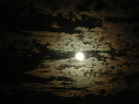 H1 Moonlight fills the nightsky