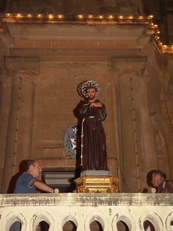 J2 Statue on Church parvis