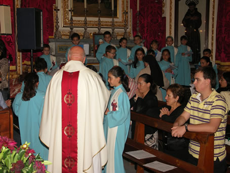 H5 Holy Communion