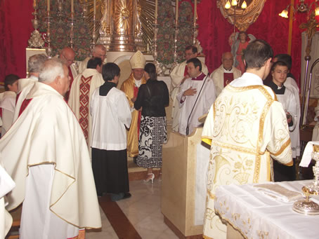 E9 Presenting Mass Offerings to Bishop