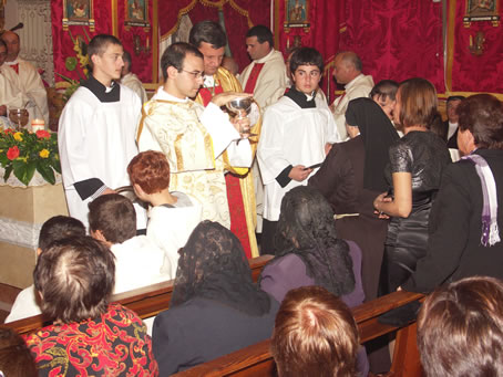 H5 Holy Communion