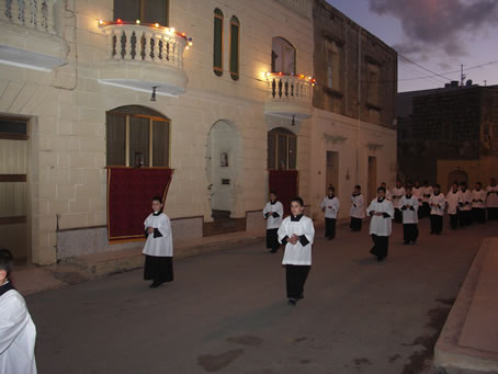 D8 Altar boys in procession