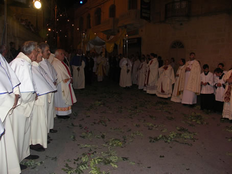 G5 Arriving in front of Nazzarenu Church