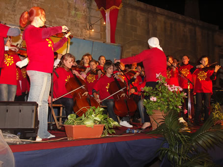 G2 Inflorescence Choir Artistic Director Lara Musakaeva