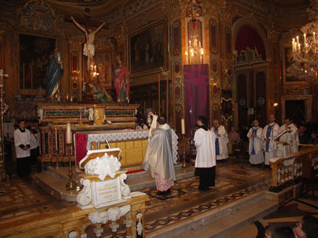 A8 incensing the altar