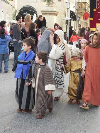 N2 Women of Jerusalem