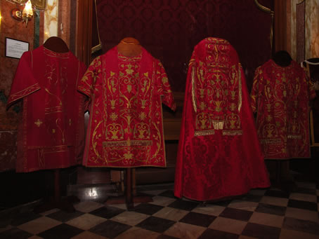 B7 Vestments for Maundy Thursday celebration