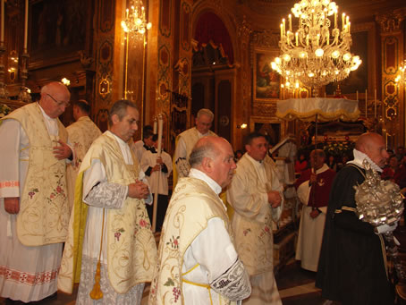 J4 Celebrants in procession to Altar of Repose